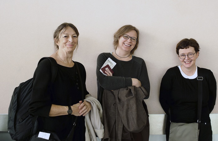 Diachron unterwegs nach Japan: Claudia Mazanek, Eva Guttmann und Gabriele Kaiser