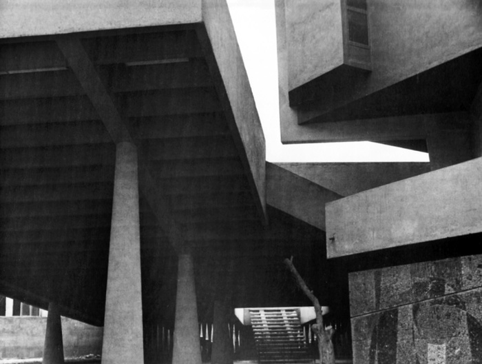 Freiluftbühne des »Kino Moskau« in Eriwan Armenien, Gevork Kochar und Telman Gevrokyan, 1962.