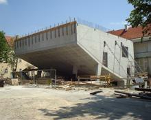 zeininger1_220.jpg