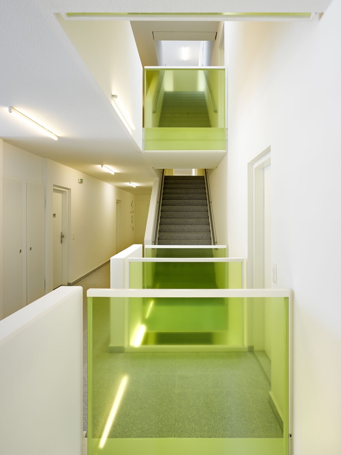 Junges Wohnen - Durchblicke im Stiegenhaus