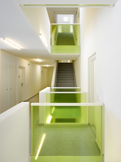 Junges Wohnen - Durchblicke im Stiegenhaus