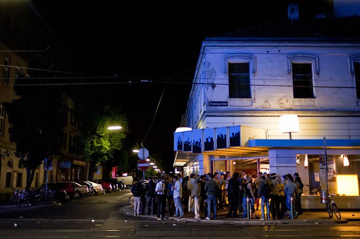 Nachtfoto Reisebüro 2011