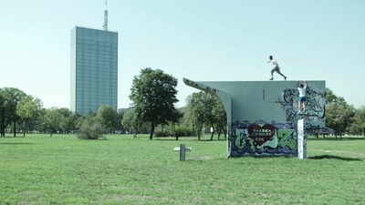 Filmstill aus SAVA BUILDERING, AT 2015