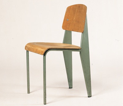 Stuhl, 1951. Sammlung Vitra Design Museum. Jean Prouvé. Die Poetik des technischen Objekts.