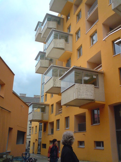 Bauvisite 119: Lainer + Partner / Terrassenhaus – Wohnbau und Kindertagesheim