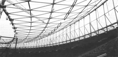 Wiener Praterstadion. Stabwerkskonstruktion vor Fertigstellung. In: Stahlbau Rundschrift, Nr 69