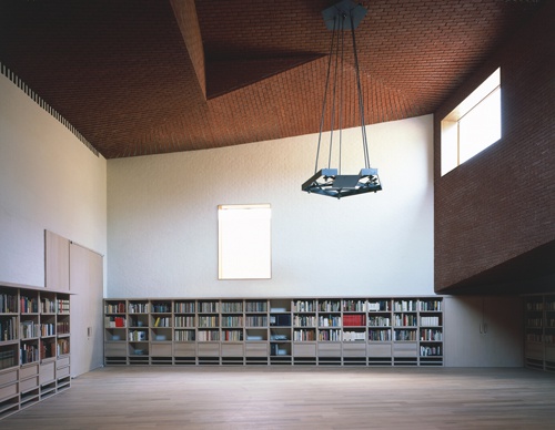 Schindler Lecture #9: Robbrecht en Daem - Pacing through Architecture – Umbau der Molkerei Gaasbeck (Belgien) in ein Musikzentrum.