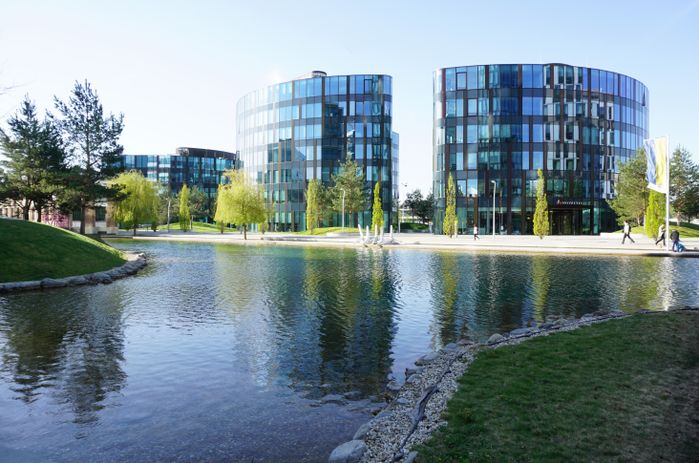 Rund Vier, Henke Schreieck