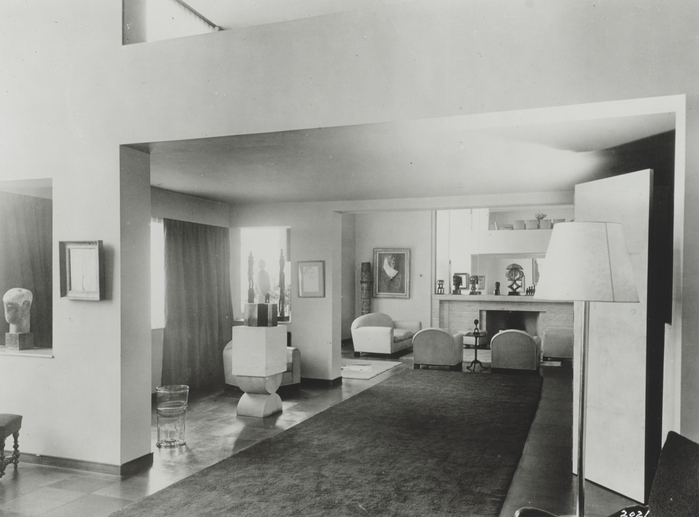 Rubinsteins Wohnzimmer in ihrem Wohnhaus am Boulevard Raspail, Paris, 1932 (Architekt /Innenarchitekt: Bruno Elkouken).