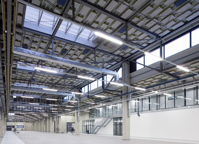 Produktionshalle und anschließende Büros