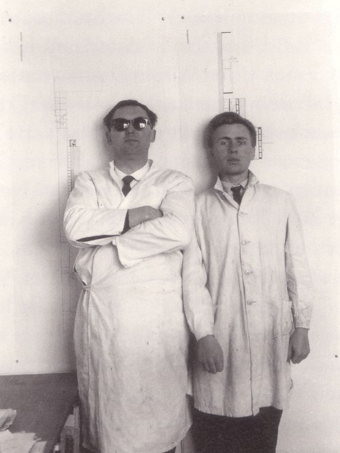 Johannes Spalt (l.) und Friedrich Kurrent (r.) in ihrem Büro in Wien, 1957