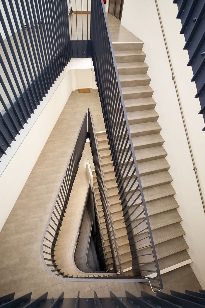 natürlich belichtetes Stiegenhaus