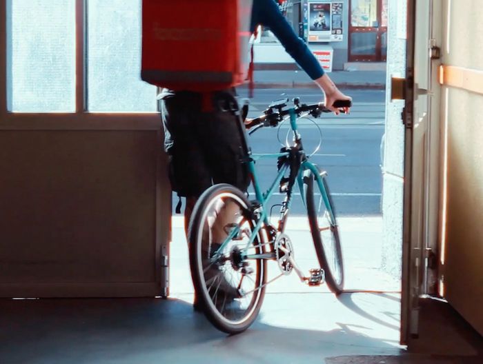 Ausstellung "Zwischen Pick-up & Drop-off. Wer unser Essen liefert" im Wien Museum, Filmstill