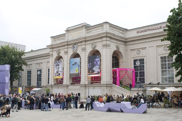 FOUL - Ausstellungsarchitektur EM 2008 im Museumsquartier