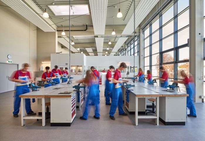 Schulungshalle im ehemaligen Hochregallager