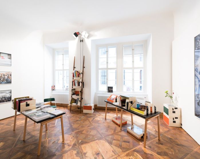 Lia Wolf Cabinett